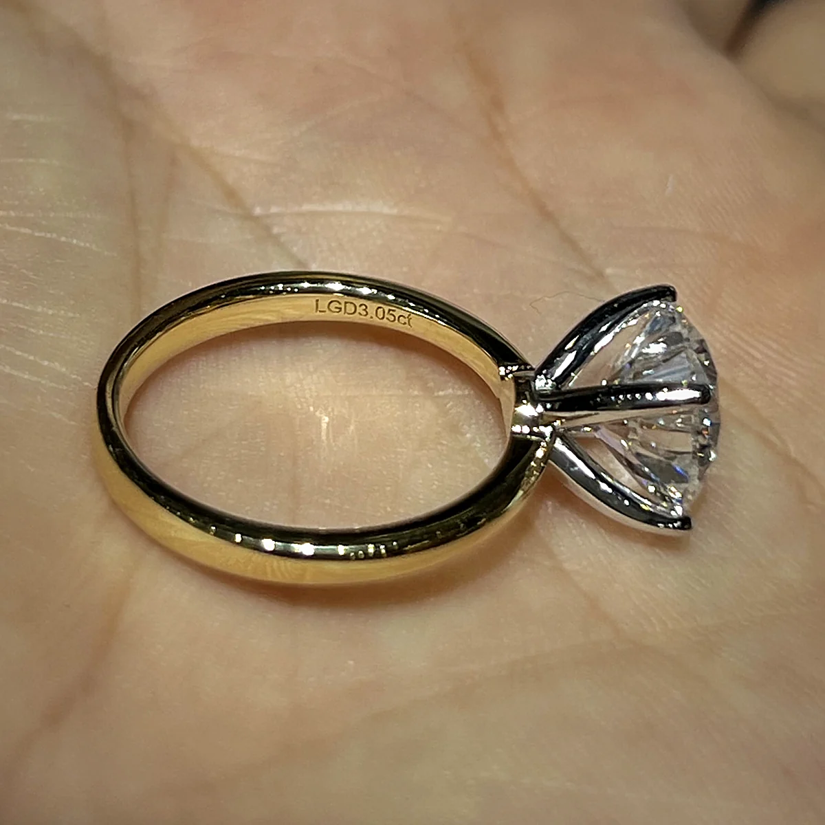 Round Six-Prong Solitaire in yellow gold with laboratory-grown diamonds